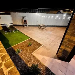 Apartamento Precioso Bajo Con Jardin En, Estación